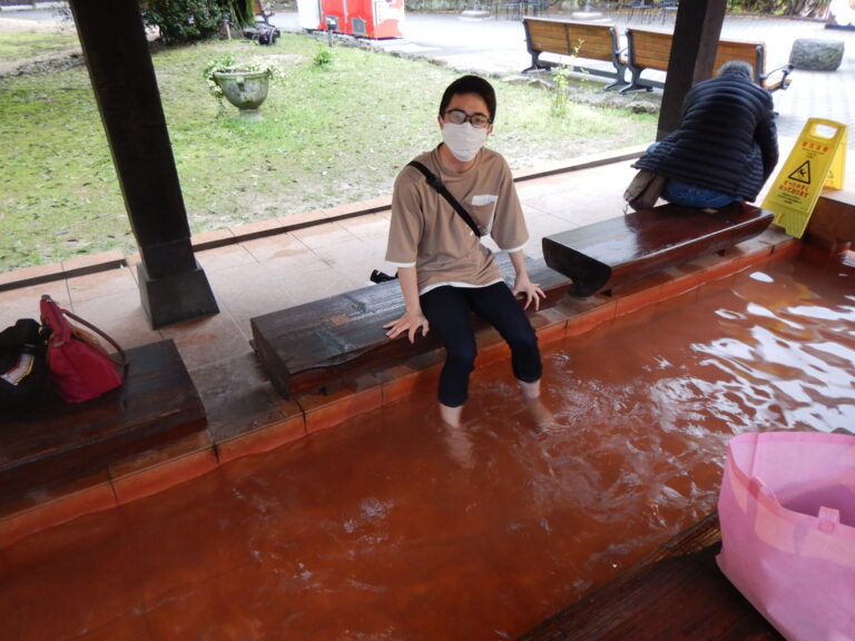 血の池地獄　足湯