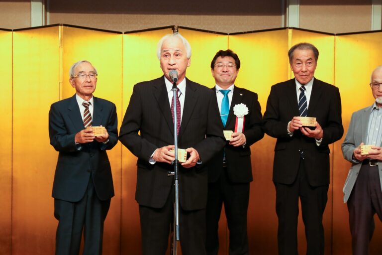 松澤雅志氏　乾杯
